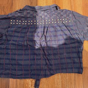 Crop Shirt Tie Up