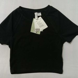 Cropped Tee Shirt (Brand New).