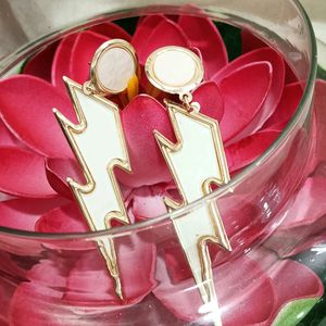 (₹99)Trendy Earrings