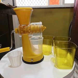 Mannual Hand Juicer with glasses in good Condition