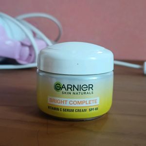 Garnier Bright Vitamin C Serum Cream SPF 40