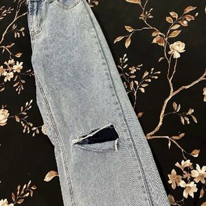 Heavily  Washed Distress Korean Straight Fit Jeans