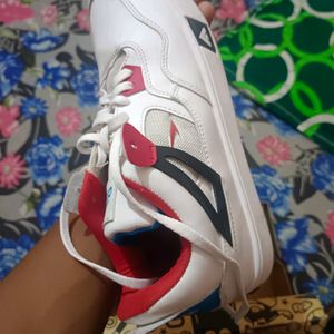 Asain shoes white Colour Size UK 8 No Price 599