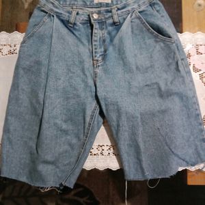 SALEEE !!! PINTEREST SHORT JEANS