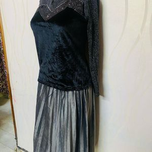 Black colour, stylish, full sleeve top skirt