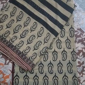 Pretty Chiffon Saree With Stone Work