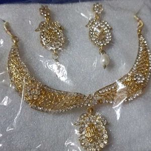 Golden Stone Necklace Set