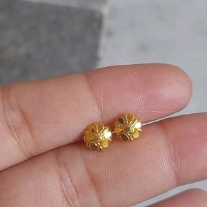 Beautiful New Flower Desine Studs