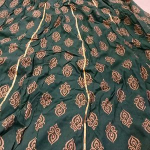 Very Beautiful Dark Green Golden Print Skirt