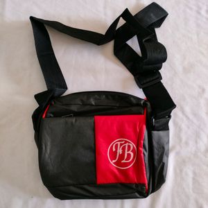 Black Slingbag (Women's)