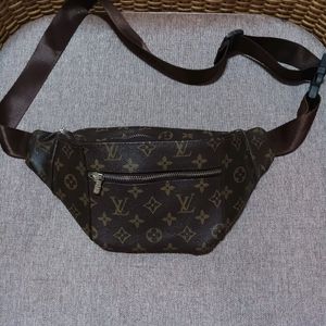 LV Fanny Cum Waist Bag In Mint Condition.