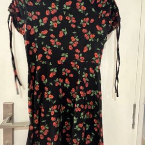 Brand New Dorothy Perkins Fit N Flare Dress