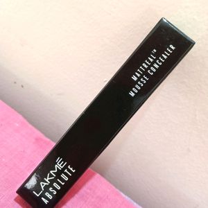 Lakme Mattreal Mousse Concealer