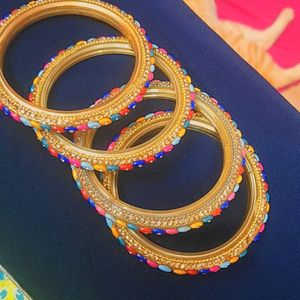 Do hath ka Set 4 Beautiful Bangles Colourful✨️😍😄