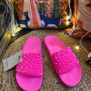 Dressberry Fushia Pink Sliders