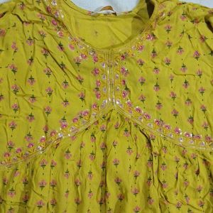 Trendy Yellow  Printed Short Kurti