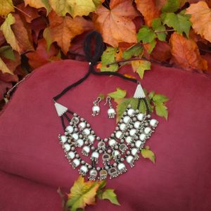 Stylish Mirror Necklace Set.