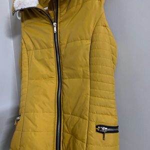 Warm yellow short sleeved jacket