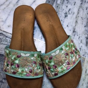 Embroidered Sandal/Flipflop