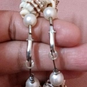 2 Earrings Pair