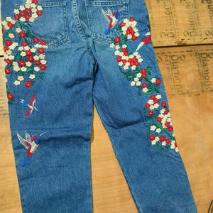 Trendyol Embroidered Jeans