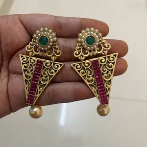 Combo Offer Of Kurti And Earings