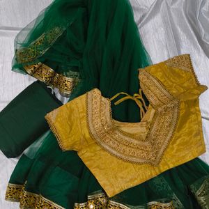 🔥SALE🔥 Green Net Saree - Fullset New✨