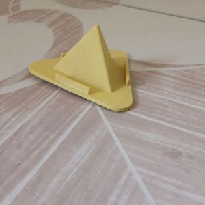 Mobile Holder - Triangular Shape