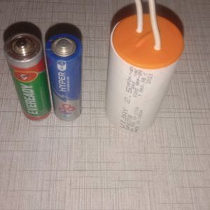 Combo Set Of 1 Fan Capacitor & 2 AA Battery Cell