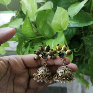 Golden Polish Five Petal Earring