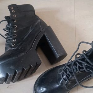 Women's black Boots