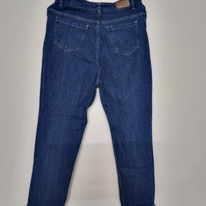 Knee Slit High Waist Jeans