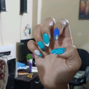 Hawai Themed Blue Fake Nails (Hand Painted)🪼