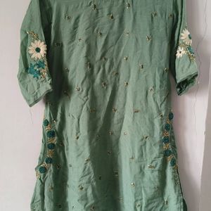 Embroidered Kurta with flared gharara 😍