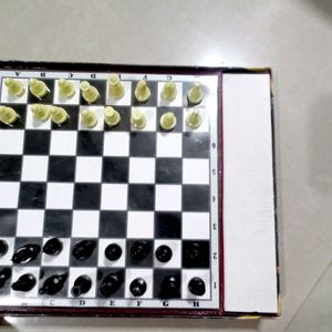 Black And White Chess Board Set