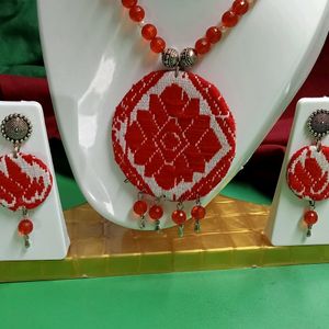 gamocha designed jewellery set