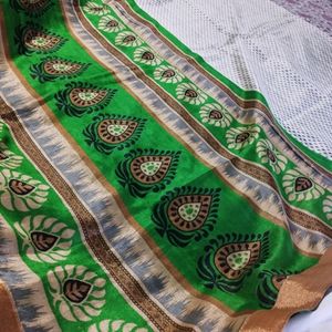 Twin Colours Saree With Stiched Blouse