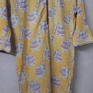 2 Kurtas-1 yellow,1 white base with small prints