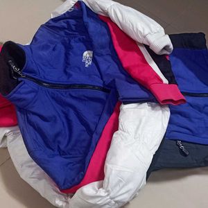 3 Jackets North Face + Converse + Karl Max.