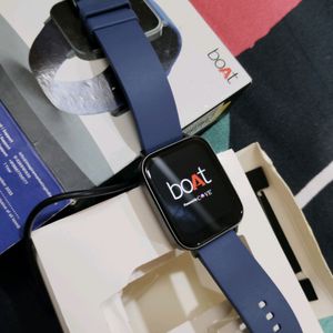 BOAT SMARTWATCH NEW NON USED SCRATCHLESS WORKING