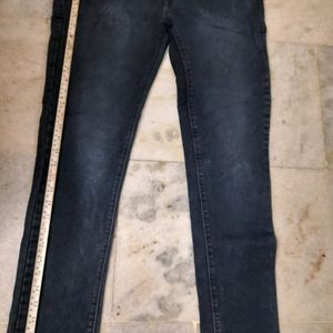 like new man's jeans 34inches length 39cm