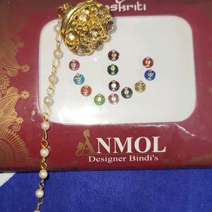 Designer Bindi Maangteeka