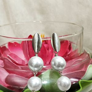 (₹90)Pearl Drop Earrings