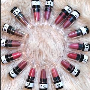 Pack Of 1 Lipstick For Women