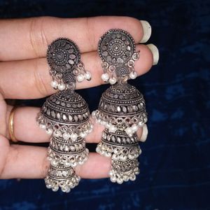 Black And Silver Beautiful Jhumka Set