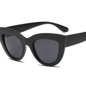 Cat eye Sunglasses black