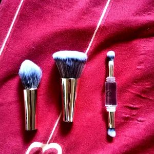 4 In 1 Makeup Brushes