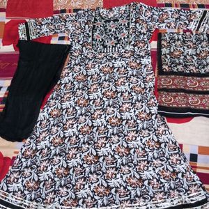 New/Unused A Line Kurti With Dupatta And Pant