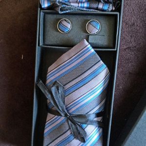 NEW Silk Tie, Cufflinks And Pocket Square Gift Set