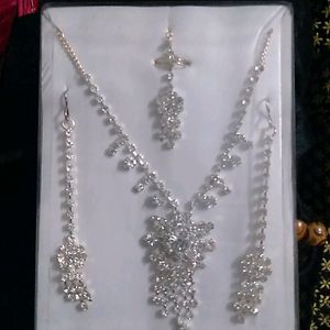 Beautiful Artificial Necklace Set With Mang Tika And Ring